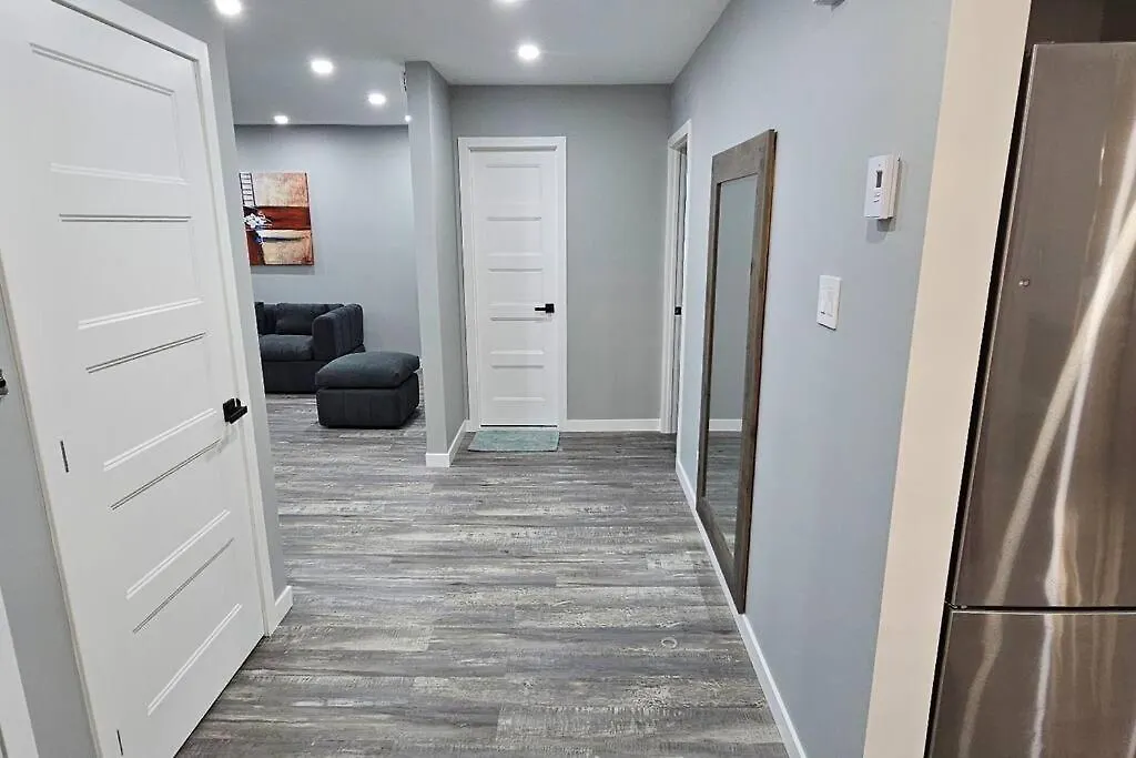 Spacious Bright Apt,Parking And Self Check-In Longueuil Canada