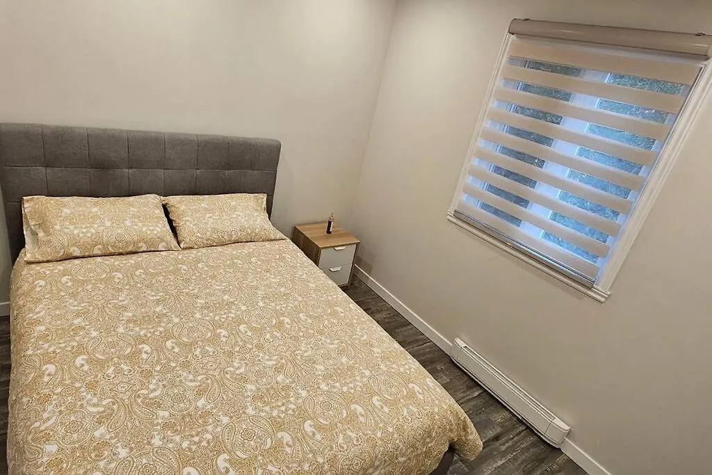 Apartment Spacious Bright Apt,Parking And Self Check-In Longueuil