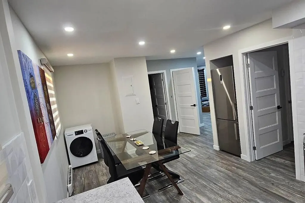 Apartment Spacious Bright Apt,Parking And Self Check-In Longueuil