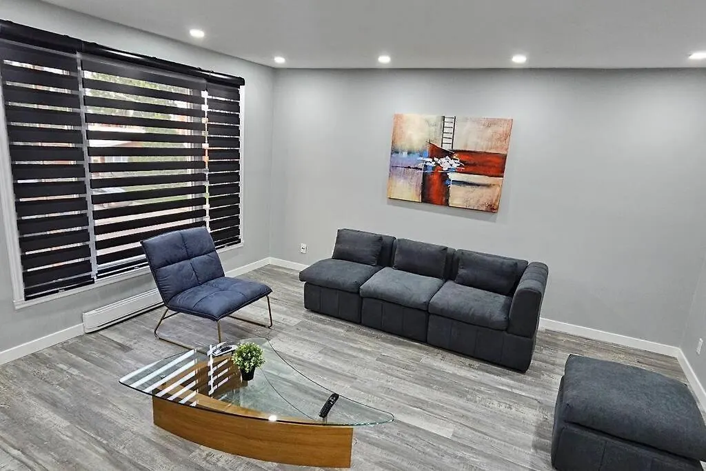Spacious Bright Apt,Parking And Self Check-In Longueuil Apartment